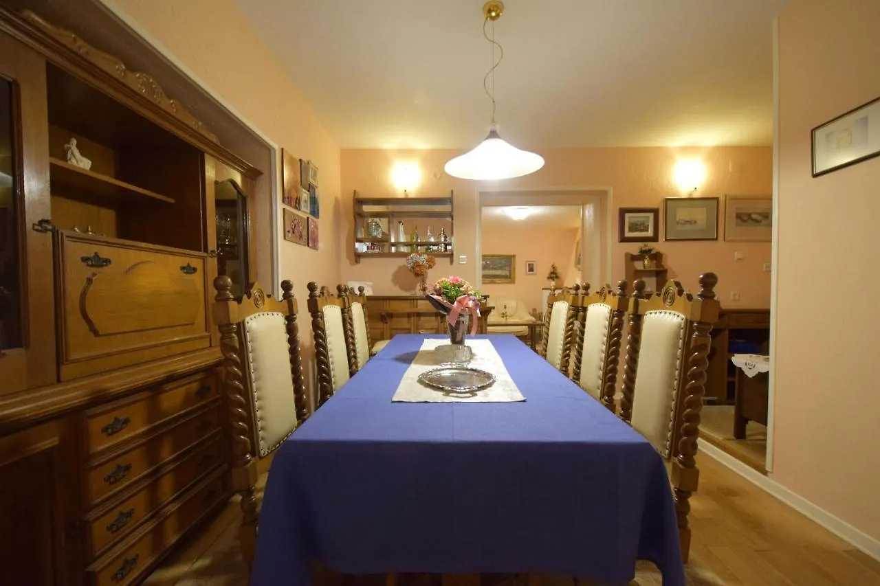 House Lisa Villa Malinska 0*,  Croatia